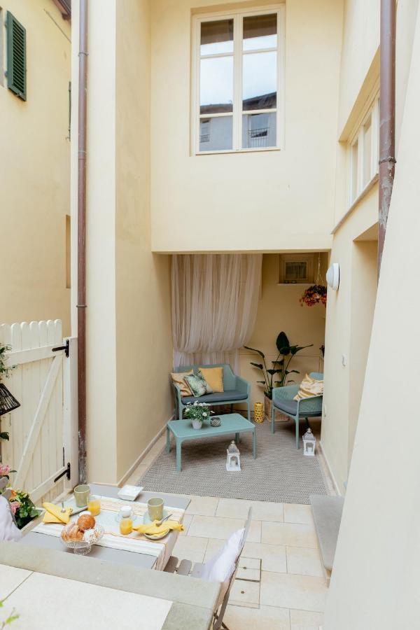 Il Cortile Di Elisa & Our Flats Bed & Breakfast Lucca Luaran gambar