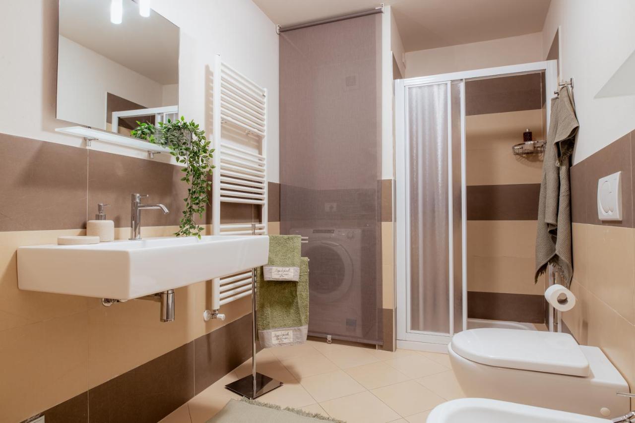 Il Cortile Di Elisa & Our Flats Bed & Breakfast Lucca Luaran gambar