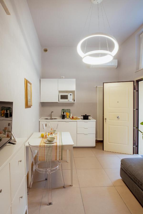 Il Cortile Di Elisa & Our Flats Bed & Breakfast Lucca Luaran gambar